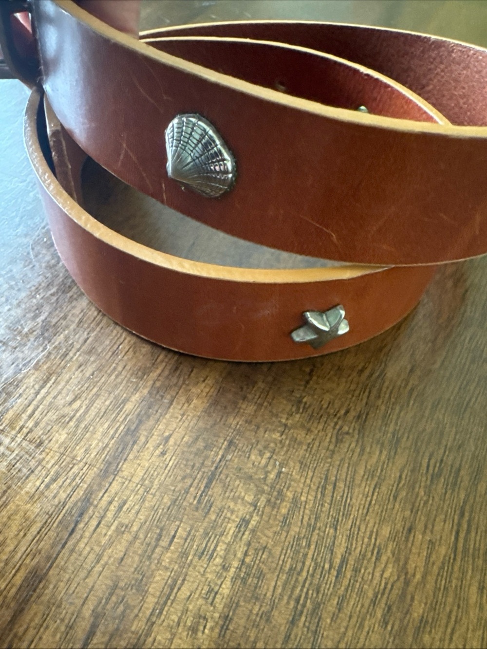 Talbots Italian Saddle Brown Leather Silver Seashell Concho Belt Size Large